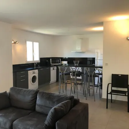 Сasa de vacaciones Jolie Maison Dans Calme Avec Piscine A 500 Metres A Pied Des Superbes Plages De Pinarello *